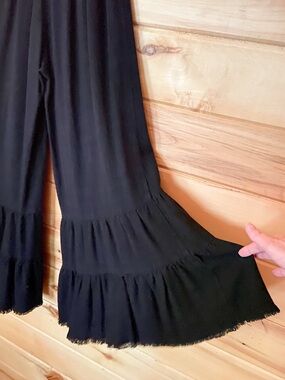 Umgee Raw Hem Bell Bottom Goucho Pants Elastic Waist Black Short Dressy Pants